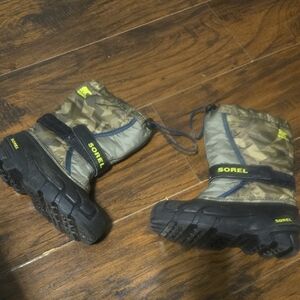 Sorel Kids' Green and Black Winter Boots